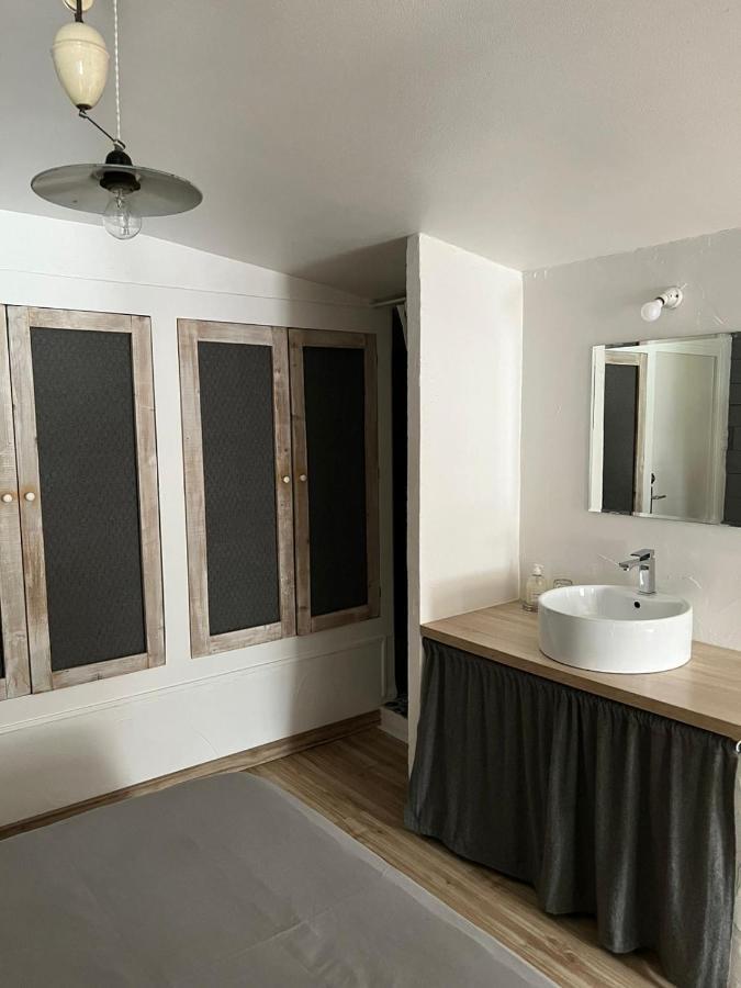 Les Chambres De Pauline Avec Spa Et Climatisation Albertville Luaran gambar