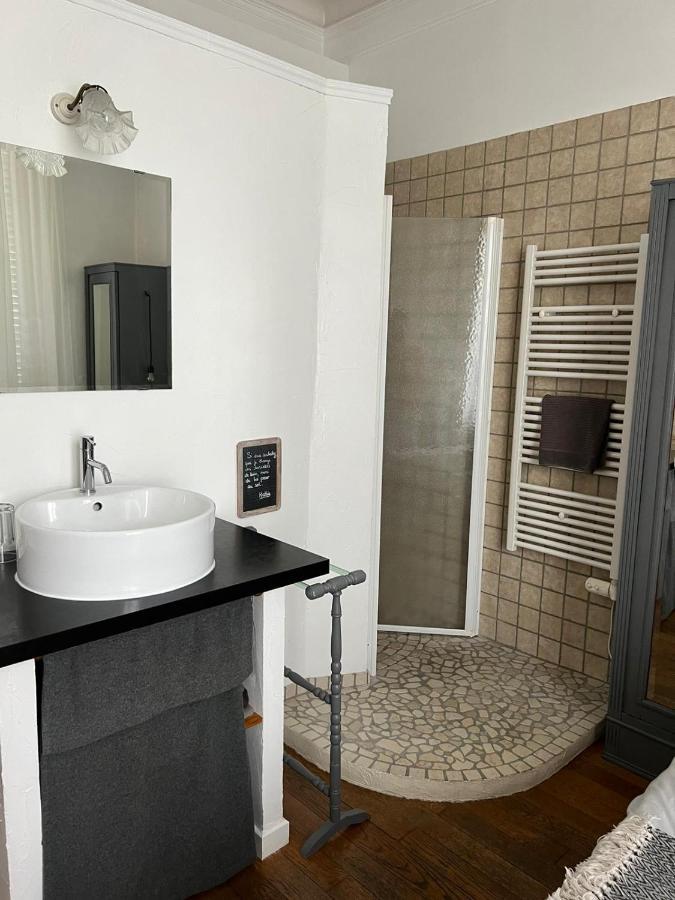 Les Chambres De Pauline Avec Spa Et Climatisation Albertville Luaran gambar